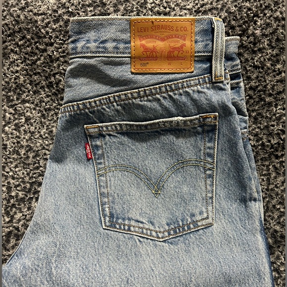 Levi’s Jeans - Picture 1 of 3